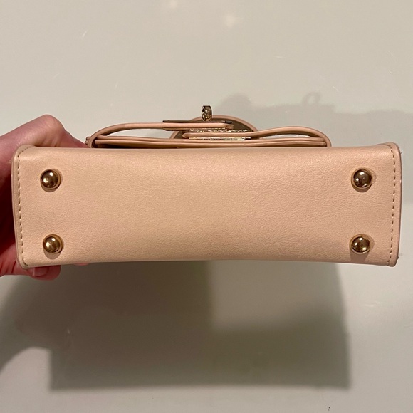 small beige handbag - Picture 2 of 5